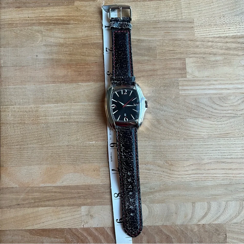 Vintage style Wilson’s leather silver tone black leather watch NEW BATTERY